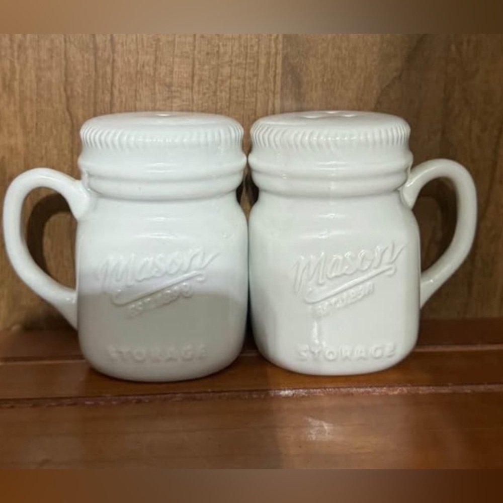 Mason Jar Salt and Pepper Shakers